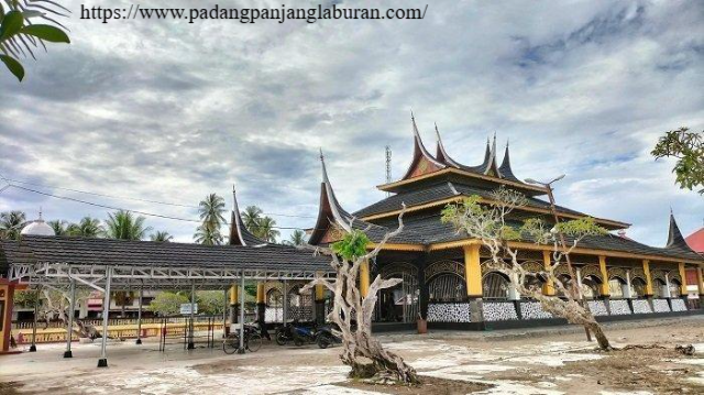 Berlibur ke Wisata Religi di Pariaman: Menelusuri Jejak Spiritual